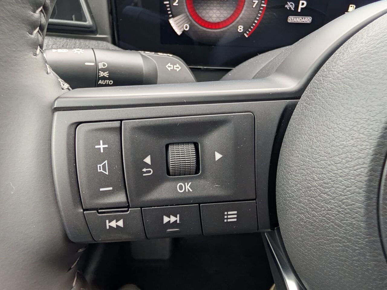 NISSAN Kicks KICKS SV AVANT 2026 Bleu foncé nacré Châteauguay - photo #19