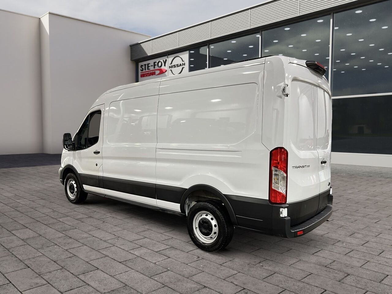 2025 Ford Transit fourgon utilitaire White Québec - photo #3