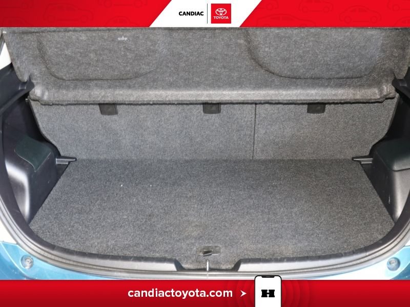 2014 Toyota Yaris Green Saint-Eustache - photo #22