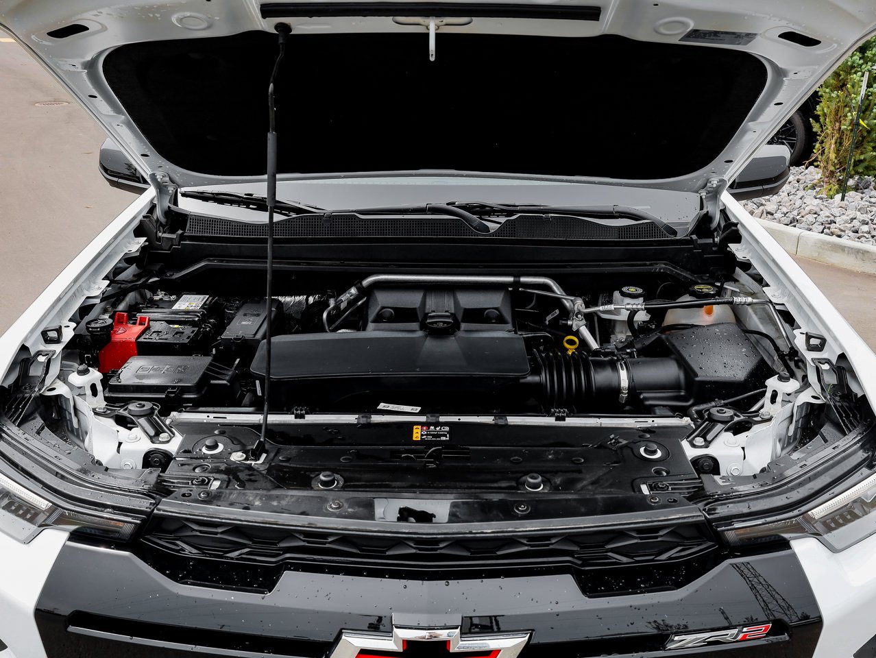 2025 Chevrolet Colorado 4WD Crew Cab ZR2 White Sherwood Park - photo #8