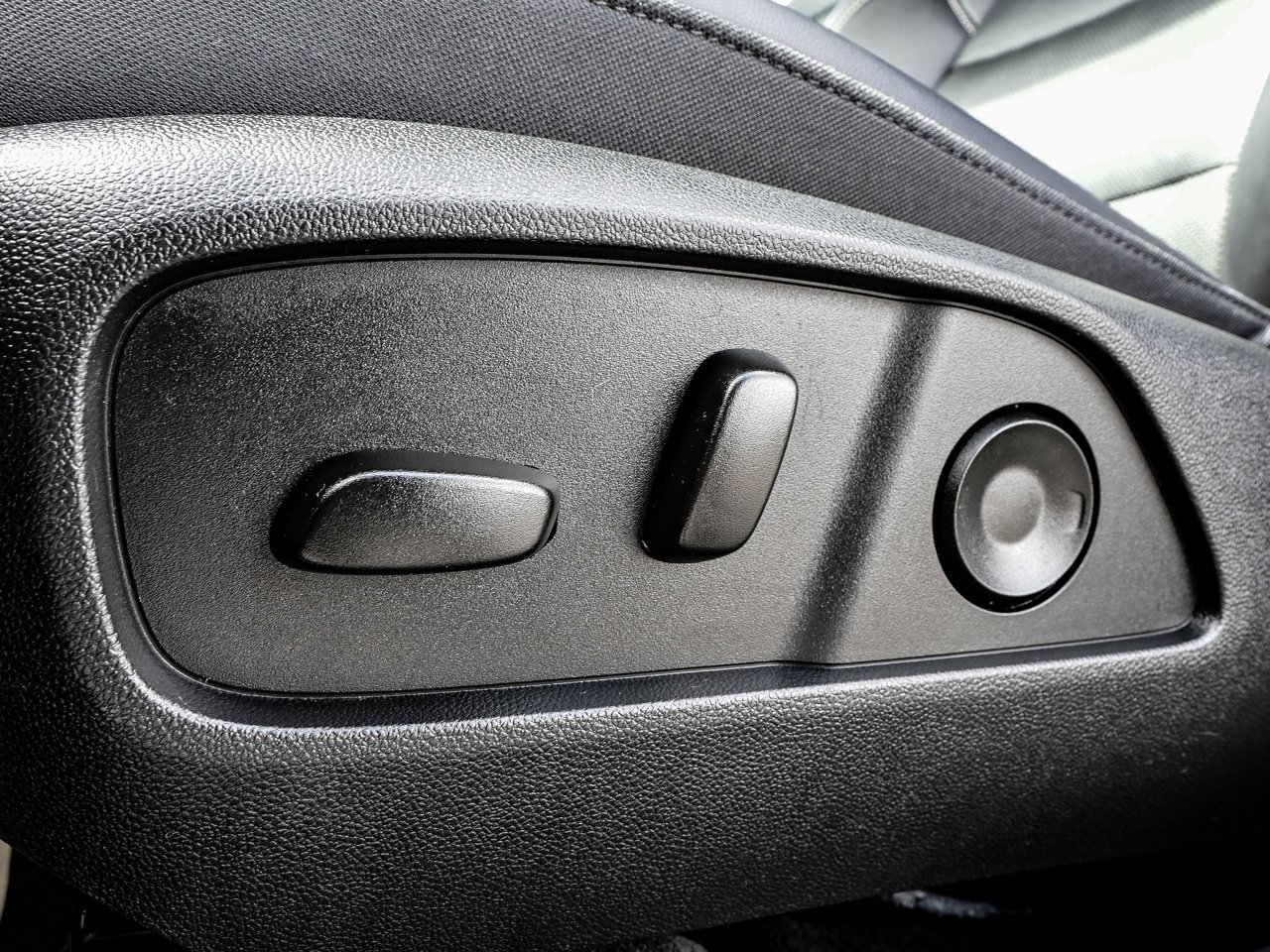 2026 GMC Terrain AWD 4dr Elevation Grey Sherwood Park - photo #16