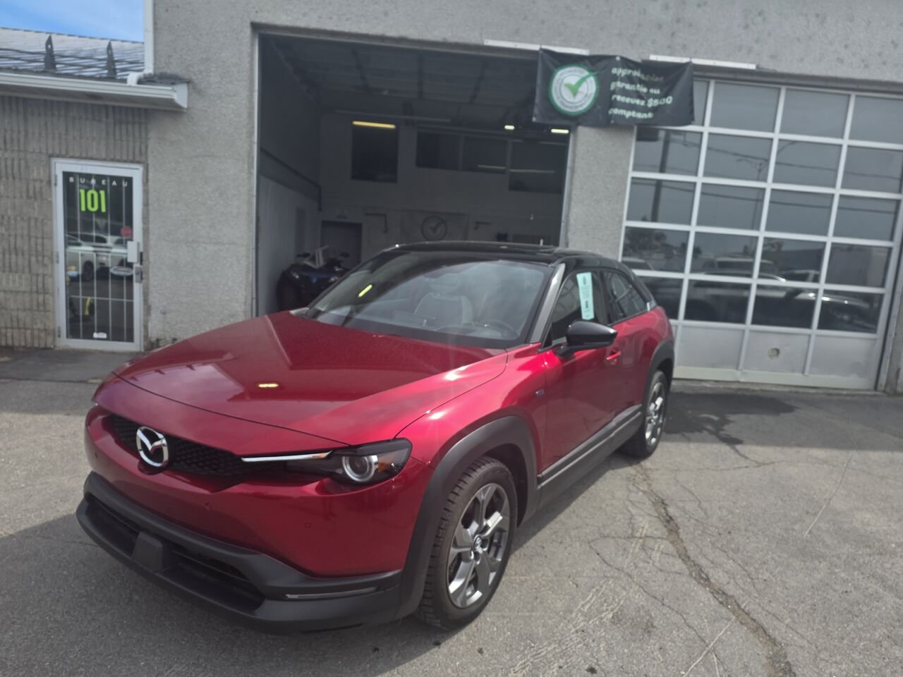 Mazda MX-30 2023 Rouge Longueuil, - photo #0