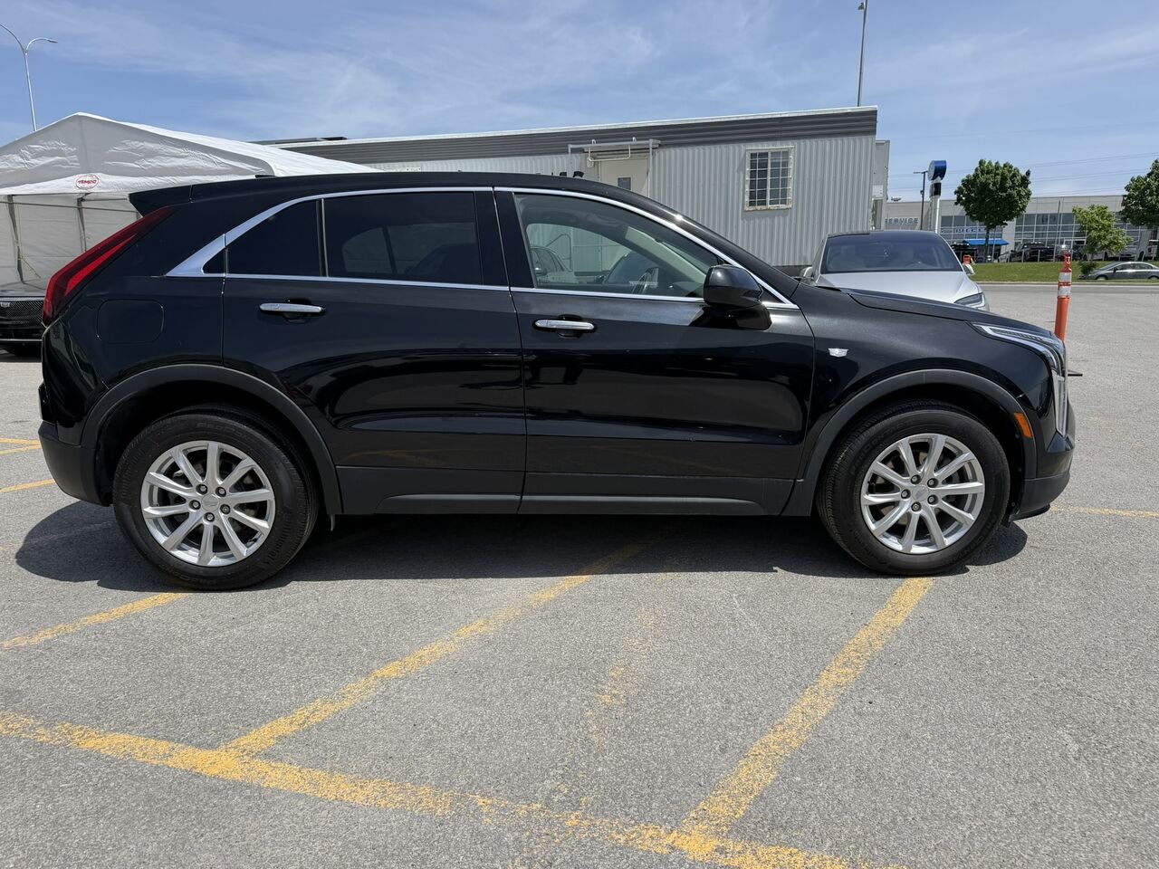 2023 Cadillac XT4 LUXURY AWD FINANCEMENT À PARTIR DE 3.99% STOCK XP5650 Black Laval - photo #8