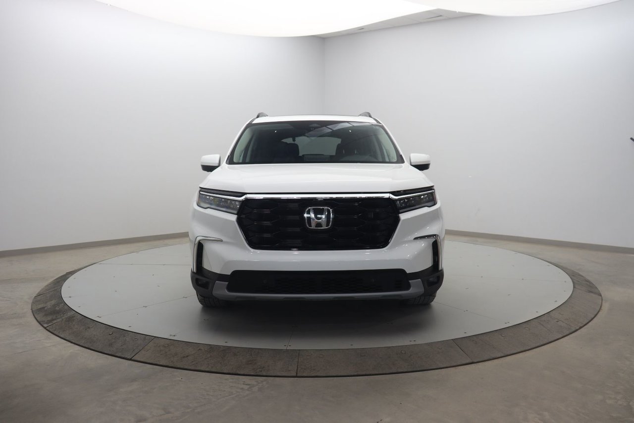 Honda Pilot NIV 5FNYG1H75PB504724 2023 Blanc Chicoutimi - photo #1