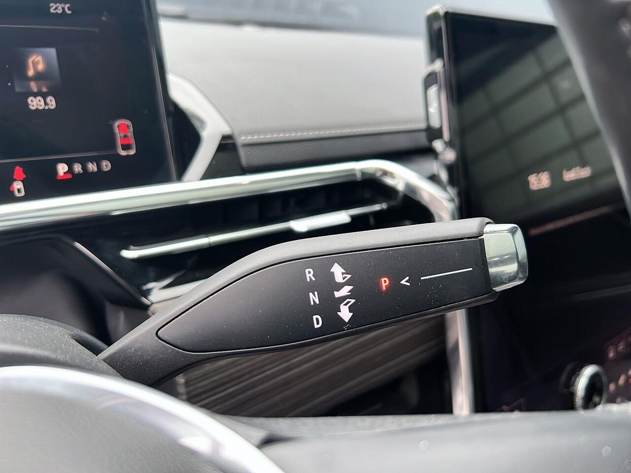 2025 GMC Sierra EV DENALI White Québec - photo #14