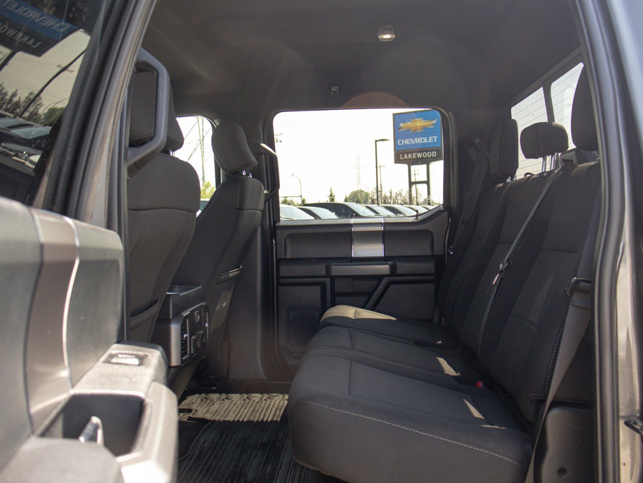 2017 Ford F-150 4WD SuperCrew 145 XLT Grey Sherwood Park - photo #28