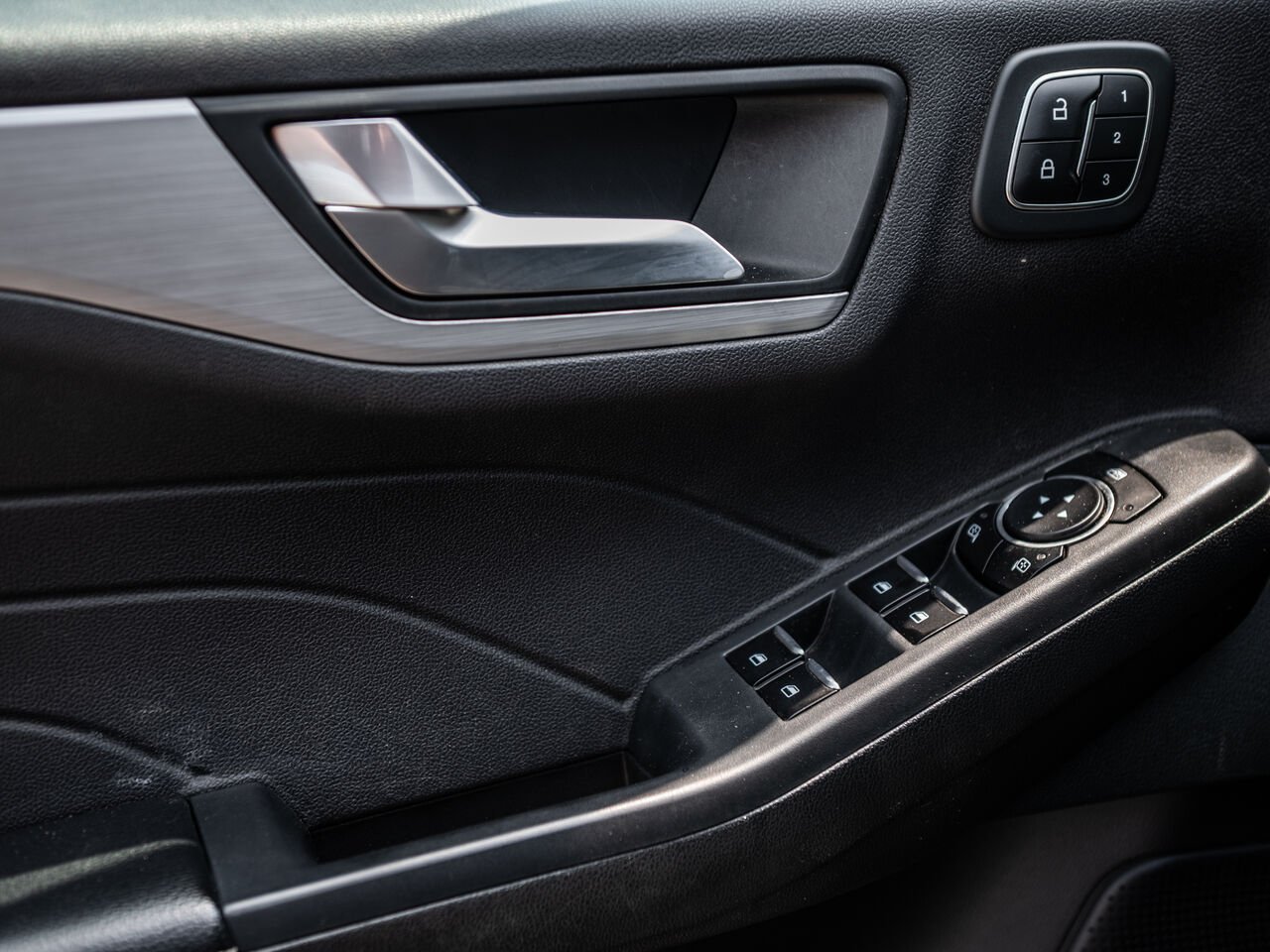 2023 Ford Escape Black Sainte-Julienne - photo #15