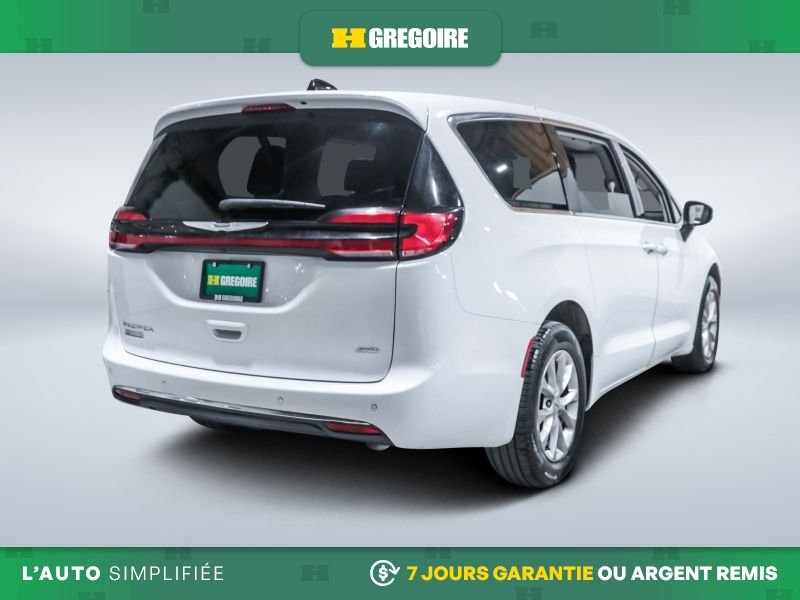 2023 Chrysler Pacifica White Blainville - photo #8