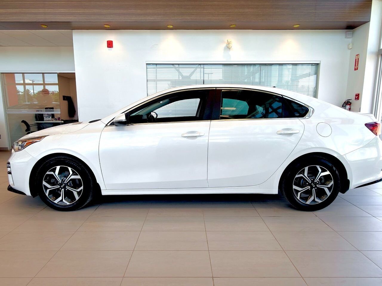 2020 Kia Forte White Notre-Dame-des-Prairies - photo #7