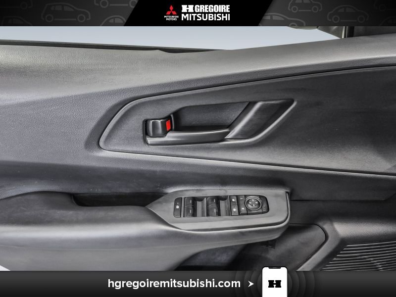 Toyota Prius 2024 Argent Blainville - photo #12
