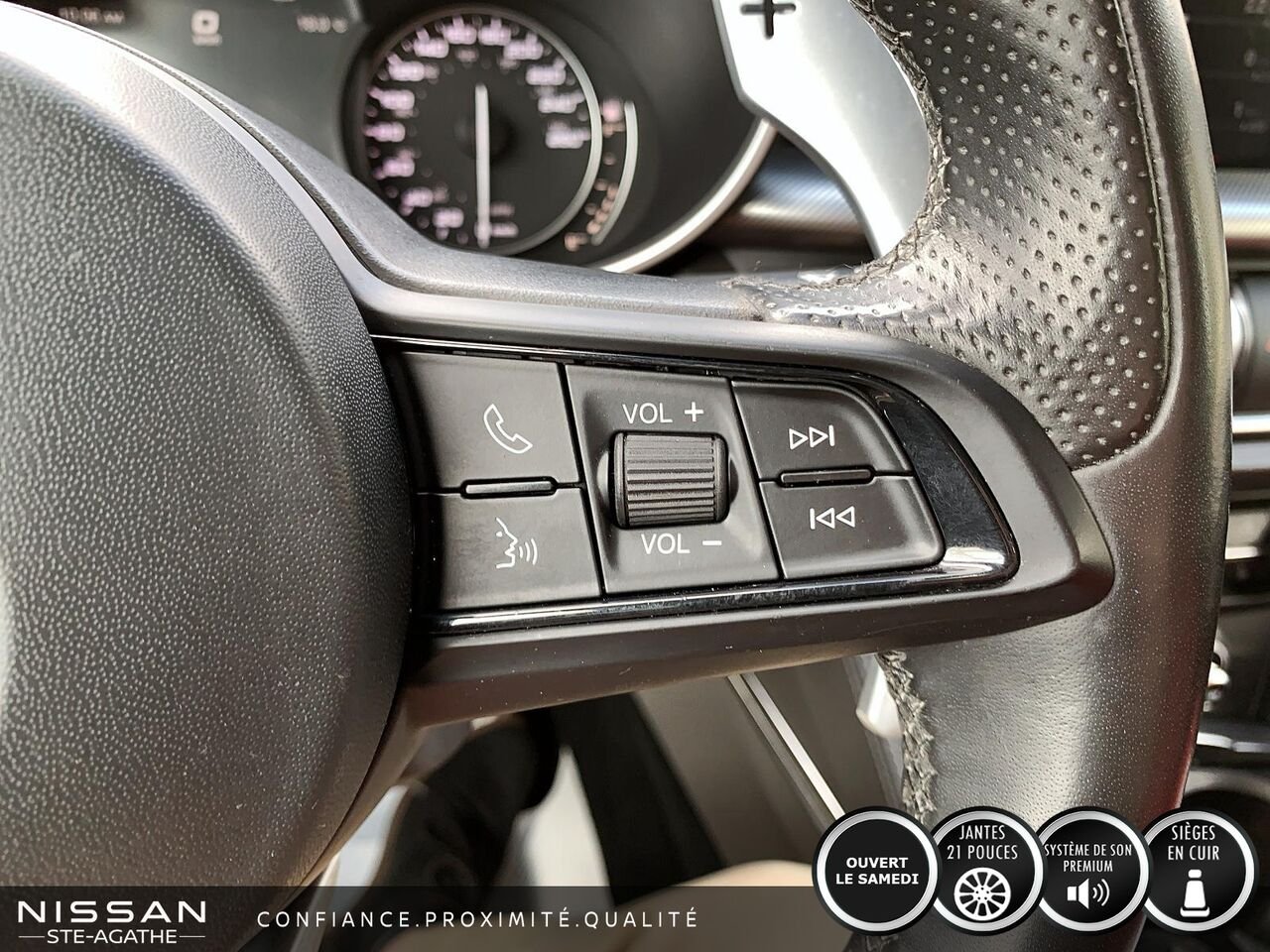 2022 Alfa Romeo Stelvio Veloce | CUIR ROUGE | TOIT PANORAMIQUE | AWD | Black Saint-Jérôme - photo #16