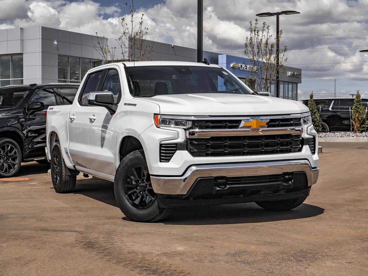 2025 Chevrolet Silverado 1500 4WD Crew Cab 147 LT White Sherwood Park - photo #1