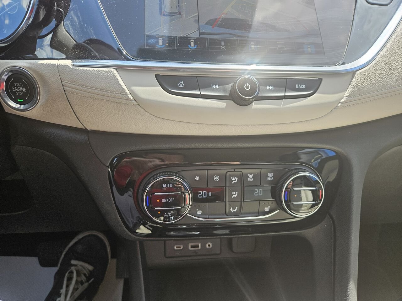 2022 Buick Encore GX Essence 4 portes TI White Thetford Mines - photo #9