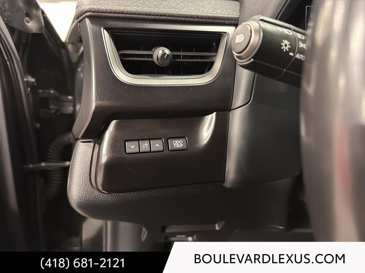 2025 Lexus UX Black Quebec - photo #12