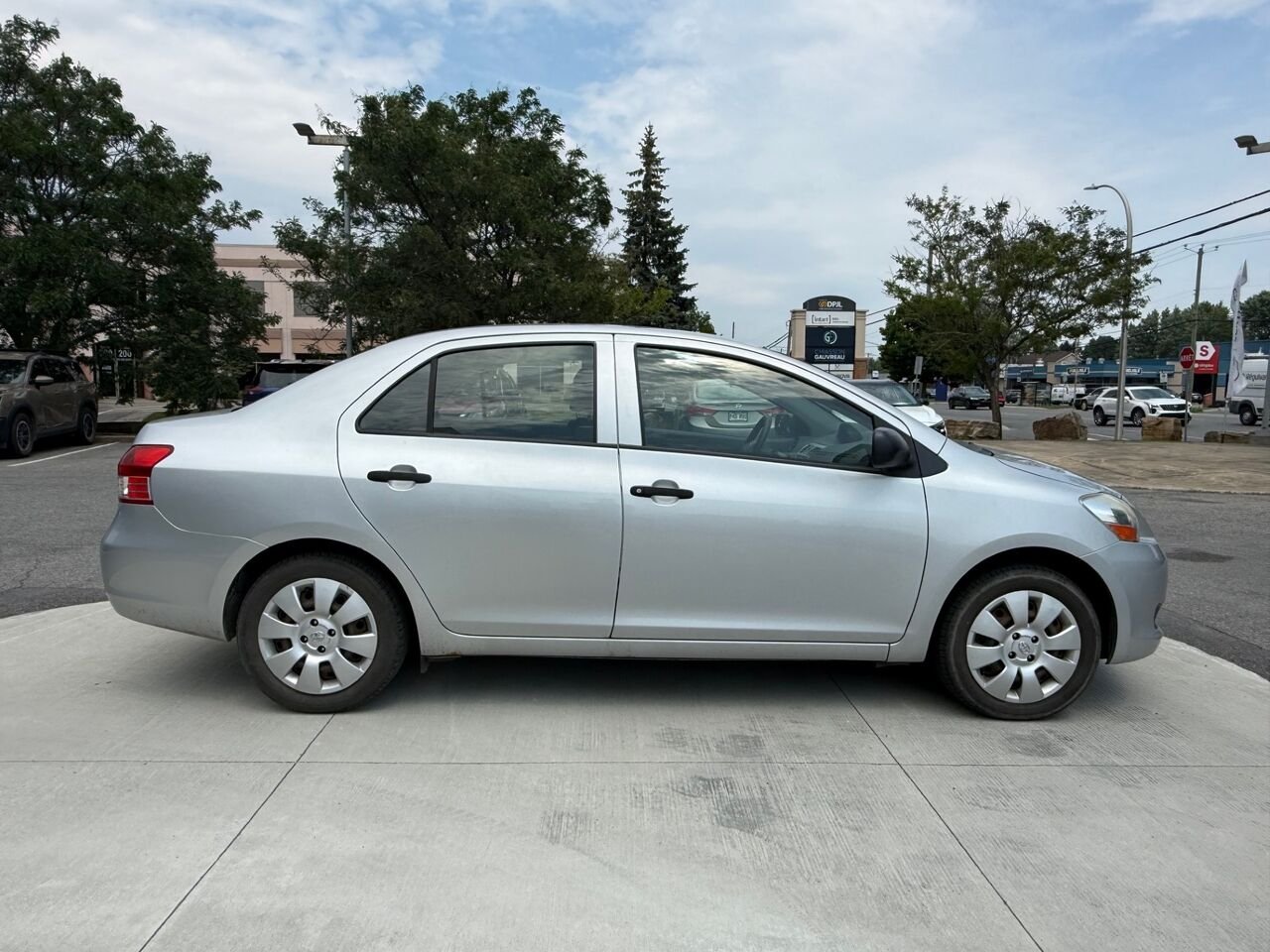 Toyota Yaris Berline 4 portes BM 2009 Argent Châteauguay - photo #3
