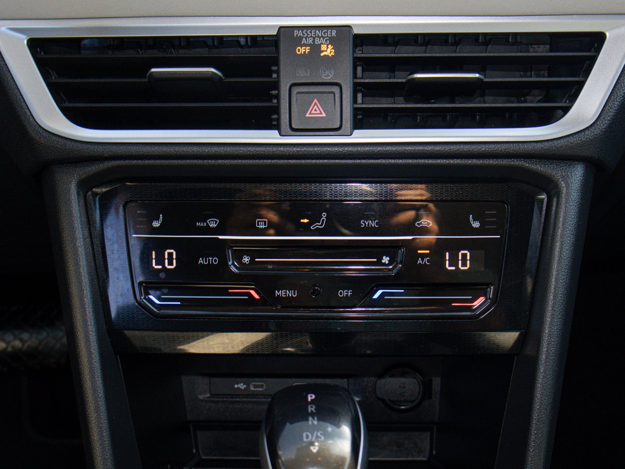 2026 Volkswagen Taos Comfortline 4MOTION Blue Sherwood Park - photo #25