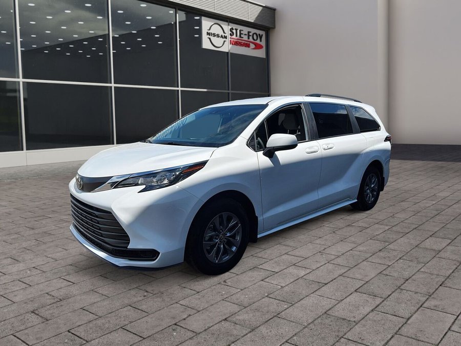 2026 Toyota Sienna LE 8 PASSAGERS 2026 White
