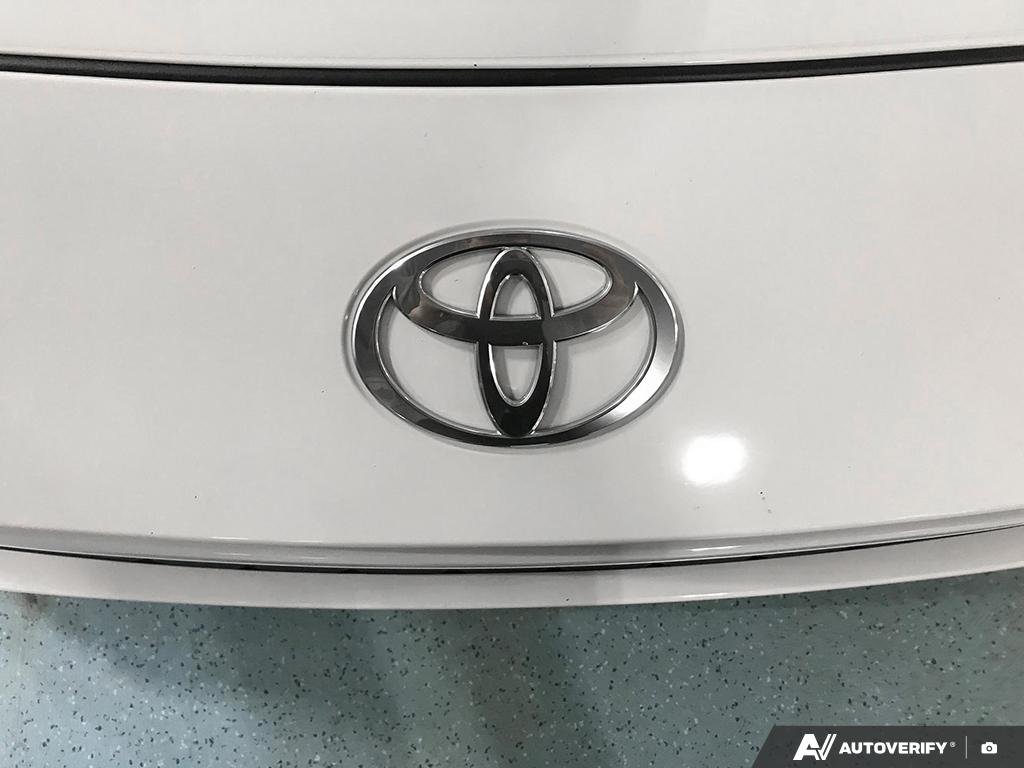 2025 Toyota Camry S2501988 | SE Upgrade White Edmonton - photo #8