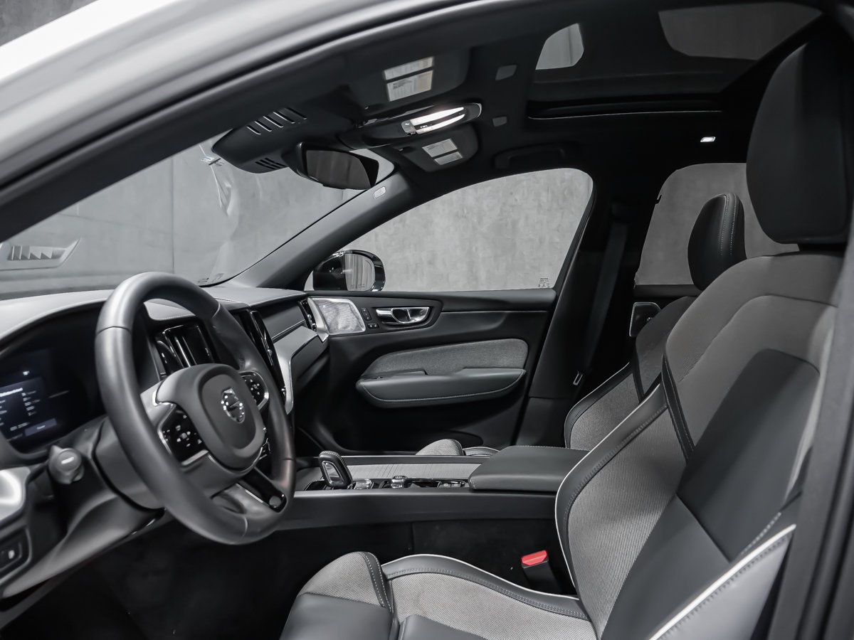 2022 Volvo XC60 Recharge T8 R-DESIGN CLIMATE BOWERS AIR SUSPENSION White Montreal - photo #12