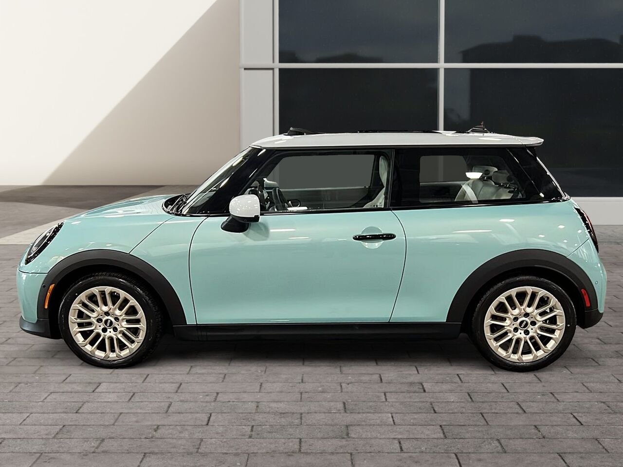 2025 MINI COOPER S Green Québec - photo #4