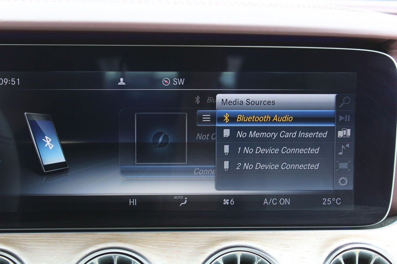 Mercedes-Benz Classe-E VIN: WDD1K6GB4JF060375 2018 Bleu Sainte-Rose - photo #24