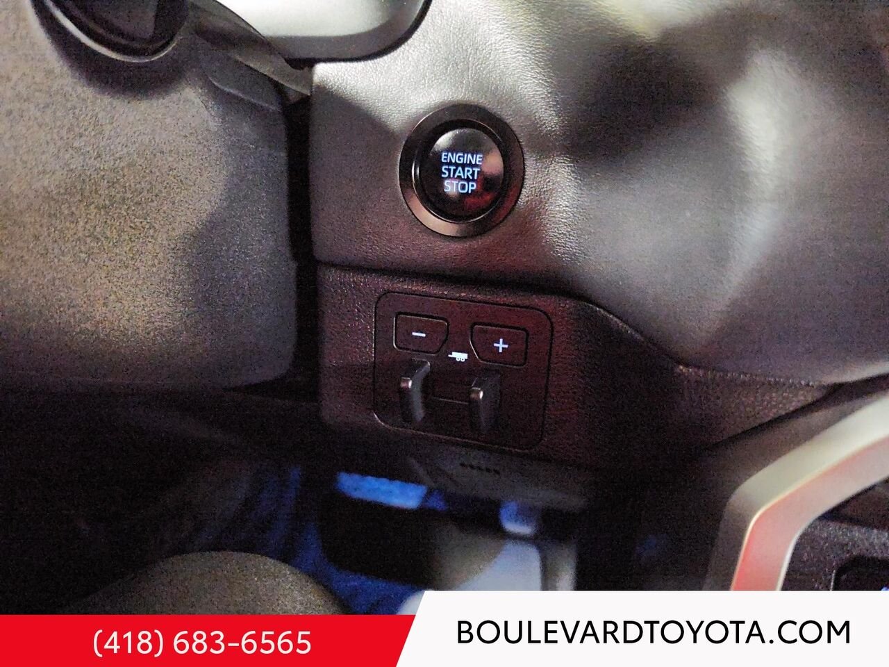 Toyota Tundra 531782-43 | PLATINUM CREWMAX, 4X4 2024 Gris magnétique métallisé Québec - photo #17