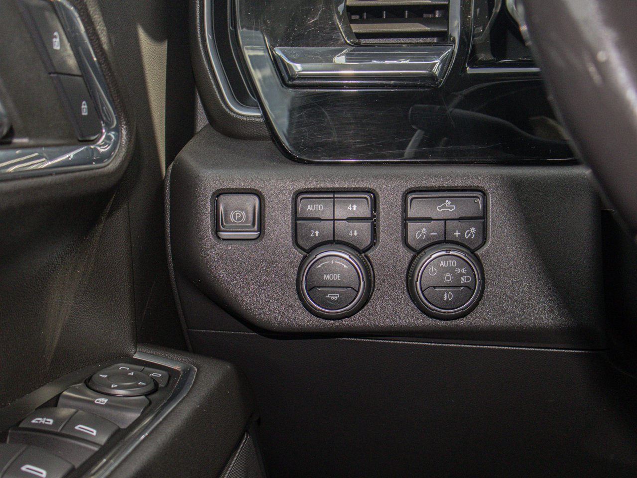 2022 Chevrolet Silverado 1500 4WD Crew Cab 147 LT Trail Boss Beige Sherwood Park - photo #19