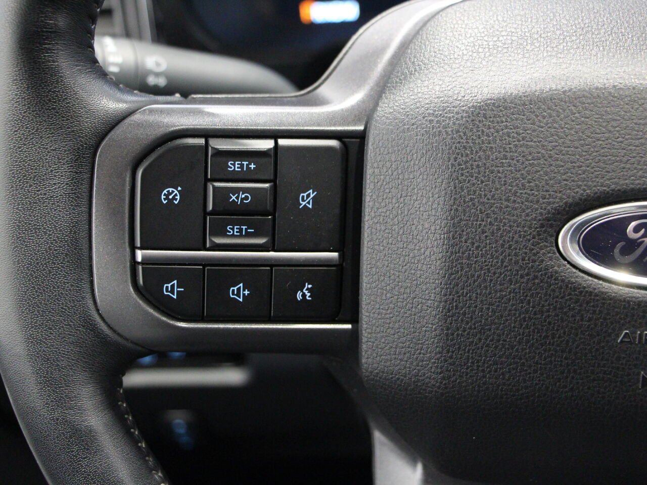 2024 Ford Super Duty F-250 SRW Agate Black Metallic Châteauguay - photo #16