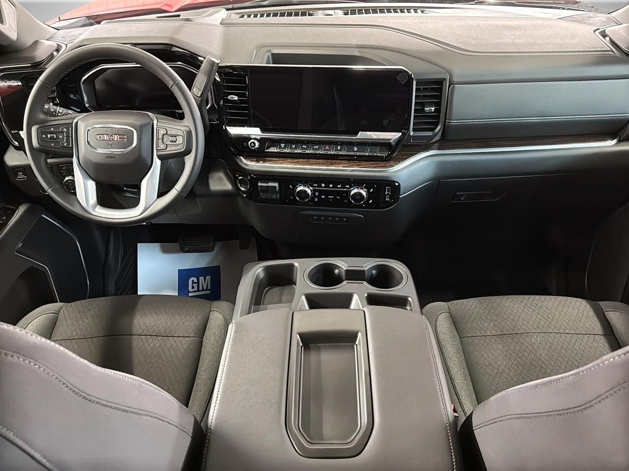 GMC Sierra 2500HD SLE cabine multiplace 4RM 172 po 2026 ROUGE CARDINAL Saint-Hyacinthe - photo #9