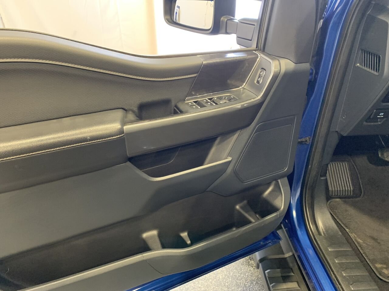 Ford F-150 SUPERCREW XLT 2023 Bleu Saint-Eustache - photo #27