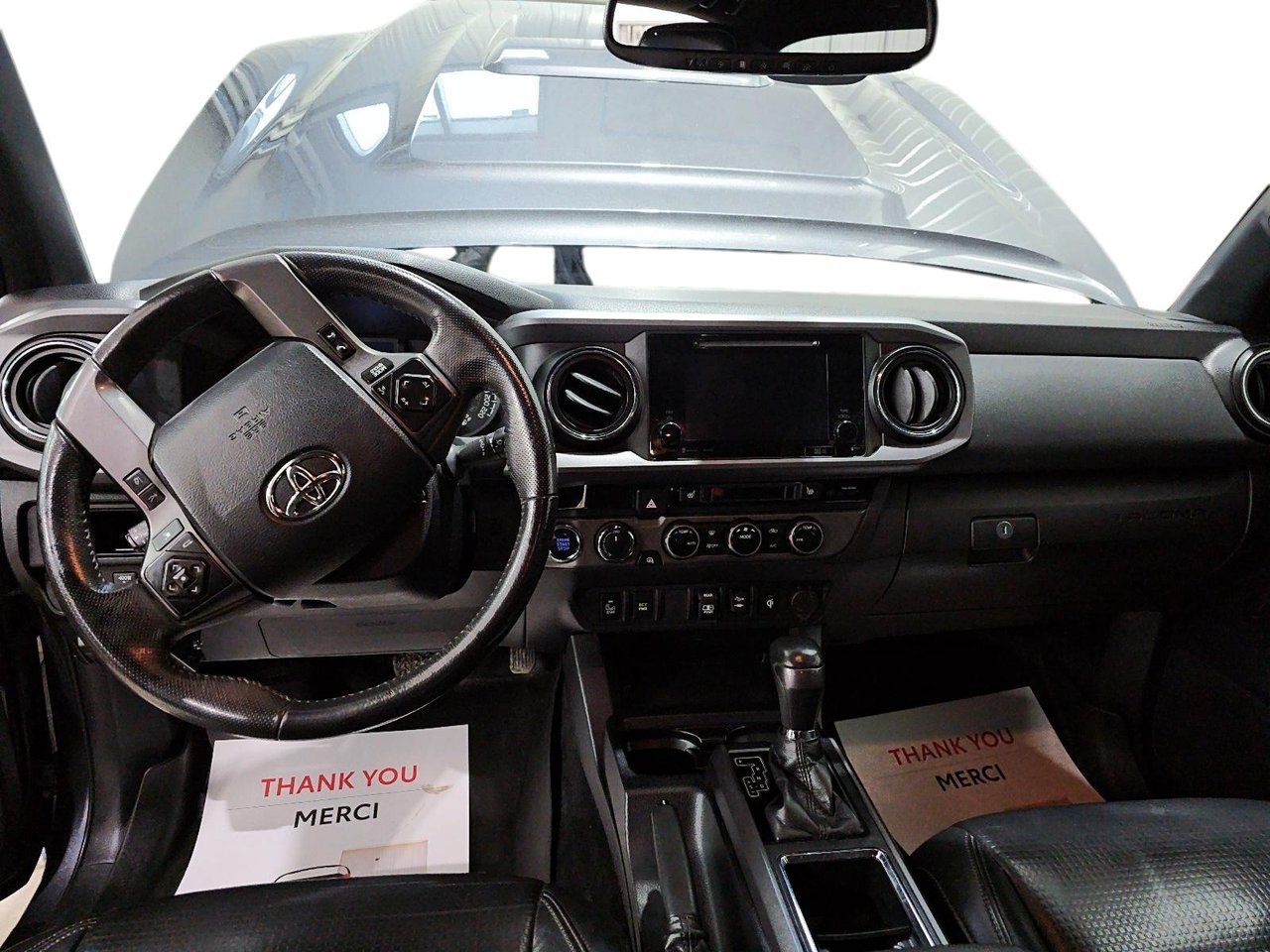 Toyota Tacoma NIV 5TFDZ5BN3JX032785 2018 Gris béton métallisé Baie-Comeau - photo #9