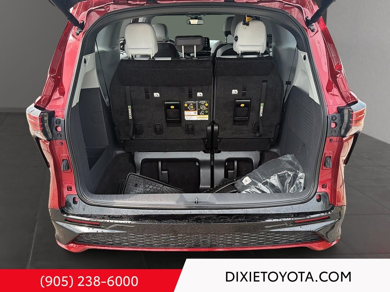 2023 Toyota Sienna XSE FWD HYBRID / CLEAN CARFAX / MOONROOF / ALLOY WHEELS / CARPLAY AND ANDROID AUTO Red Mississauga - photo #21