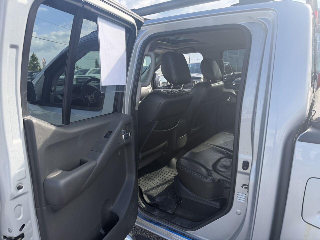 NISSAN FRONTIER PRO-4X SV cabine double 4x4 caisse longue BA 2018 Gris Gatineau - photo #9