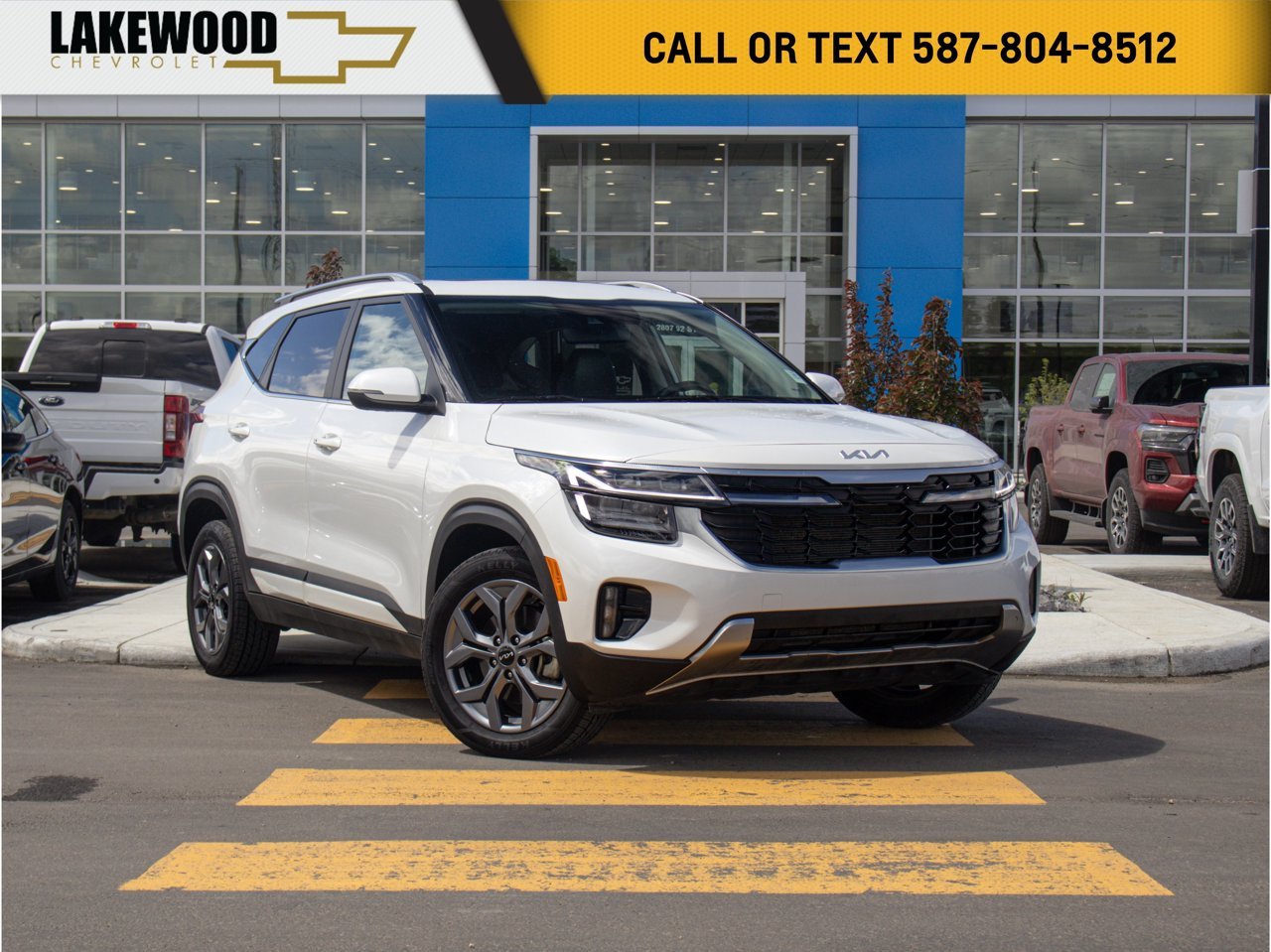 2025 Kia Seltos EX AWD White Sherwood Park - photo #0