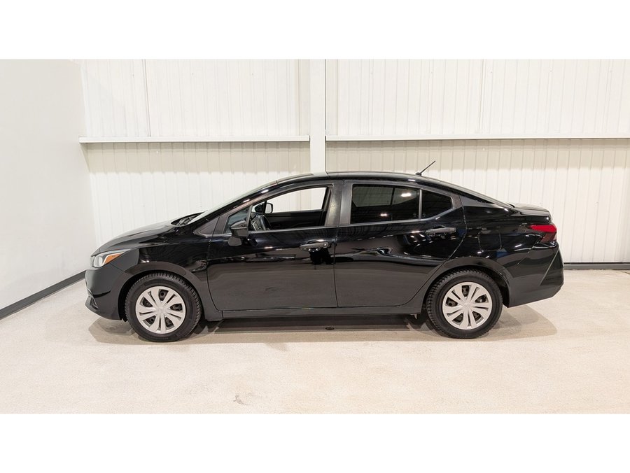 2021 Nissan Versa 2021 Black