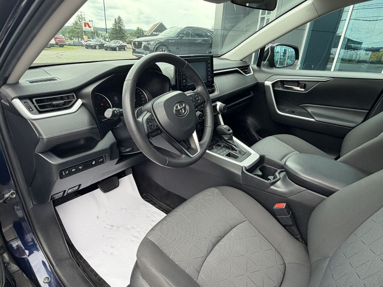 2020 Toyota RAV4 Blue Ste-Marie - photo #12