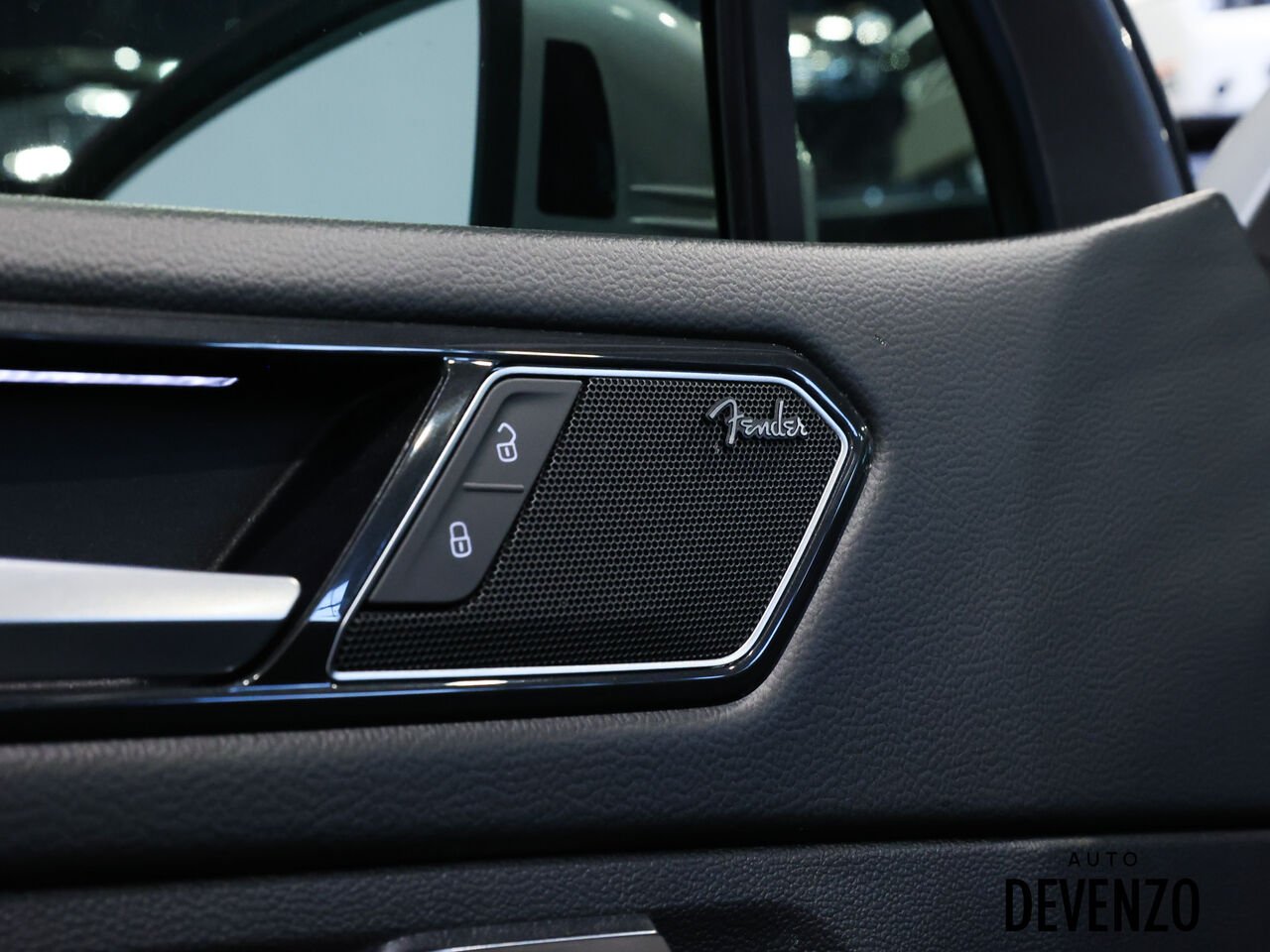 2023 Volkswagen Tiguan Silver Saint-Eustache - photo #11