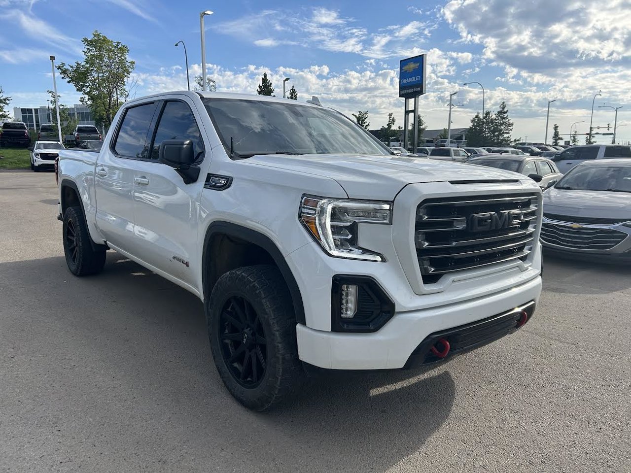 2021 GMC Sierra 1500 4WD Crew Cab 147 AT4 White Sherwood Park - photo #1