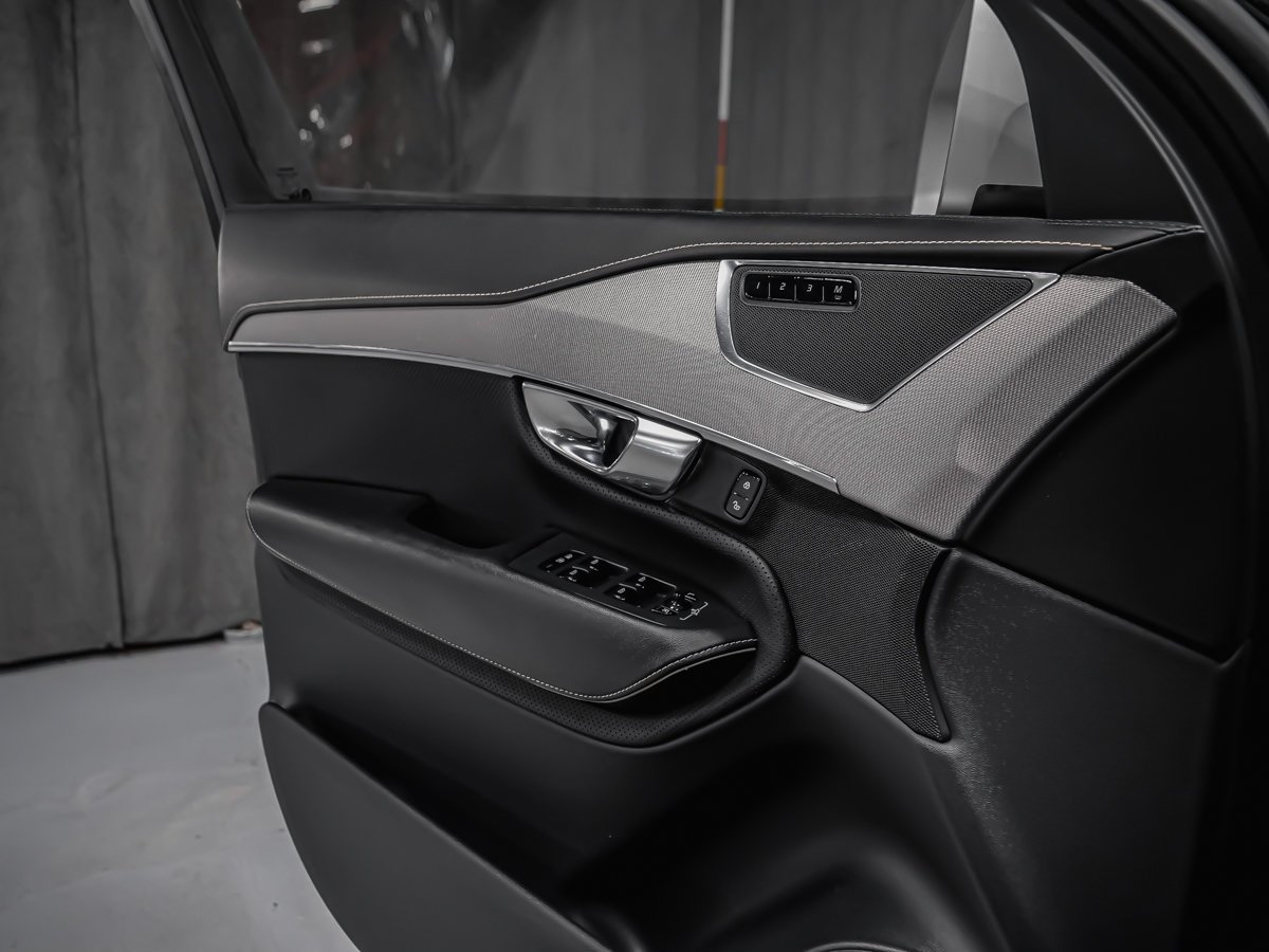 Volvo XC90 T6 R-DESIGN CONVENIENCE AFFICH. TÊTE HAUTE POLESTAR OPTIMISATION 2017 Noir Montréal - photo #8