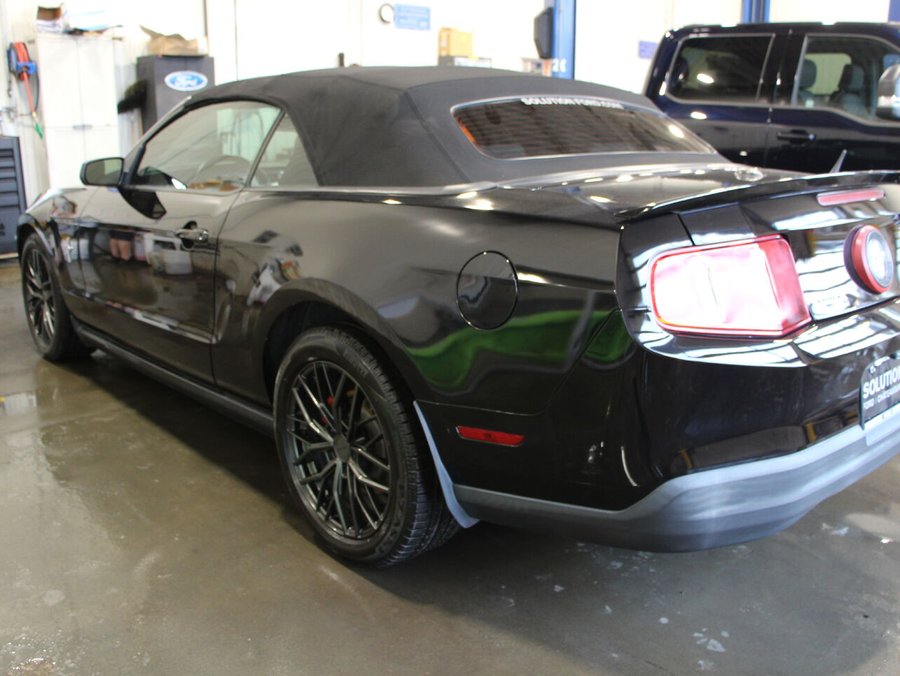 Ford Mustang 2010 2010 Noir