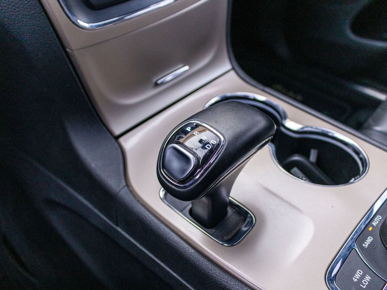 Jeep Grand Cherokee 4 RM, 4 portes, Limited 2014 Blanc Châteauguay - photo #15