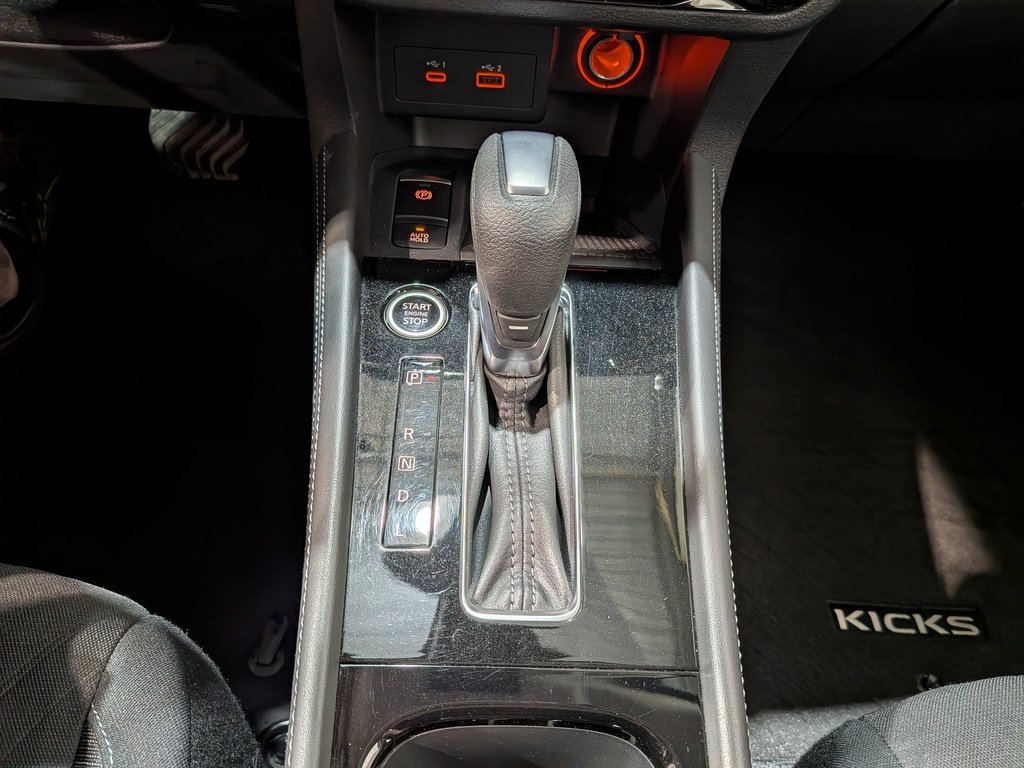 Nissan Kicks SV FWD 2024 Blanc Val-David - photo #25