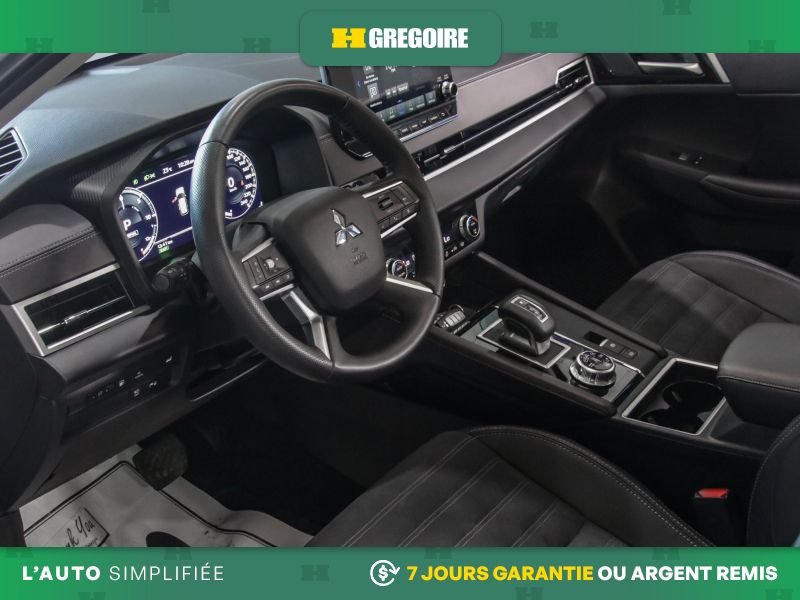 2025 Mitsubishi Outlander White Saint-Eustache - photo #22