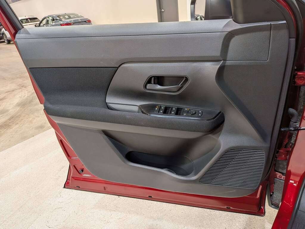 2026 Nissan Kicks S AWD Red Val-David - photo #34