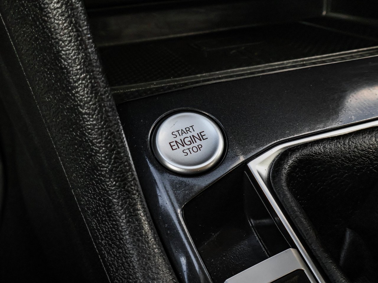 2024 Volkswagen Tiguan Comfortline 4MOTION Grey Sherwood Park - photo #24