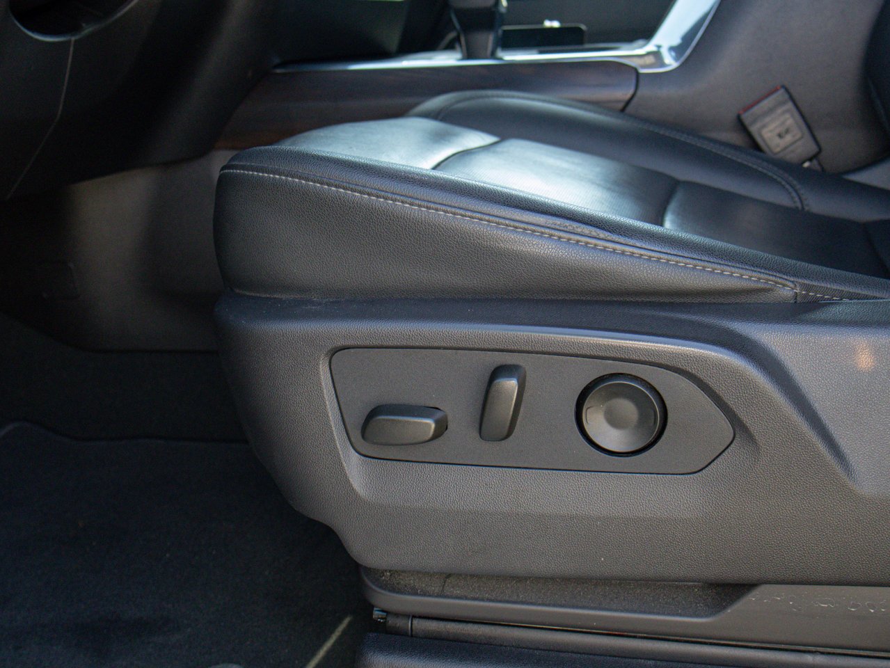 2024 GMC Sierra 1500 4WD Crew Cab 147 SLT Grey Sherwood Park - photo #19