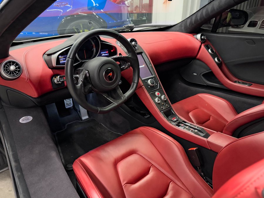 2015 McLaren 650S 2015 Carbon Black