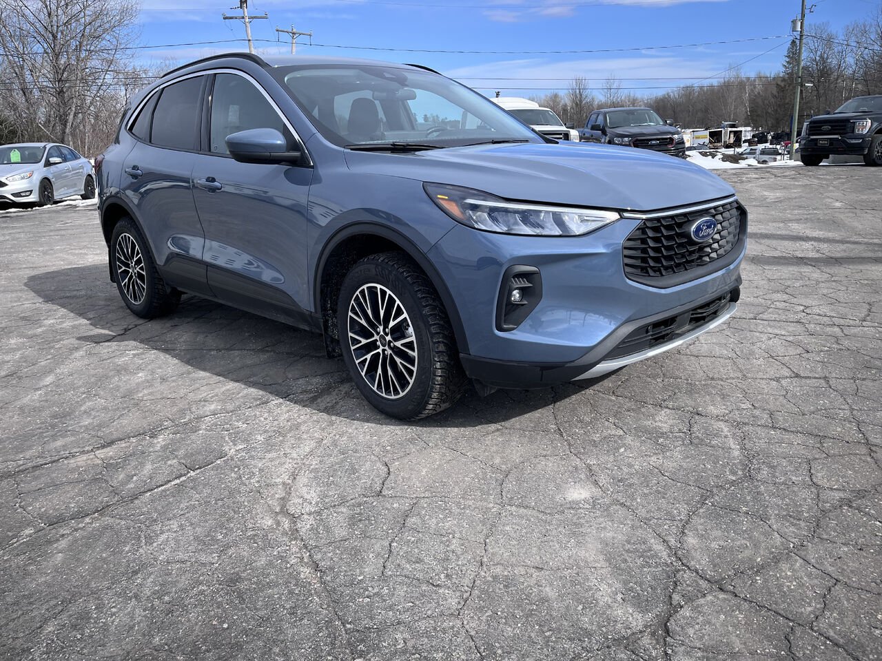 Ford Escape 2024 Bleu Mont-Laurier - photo #2