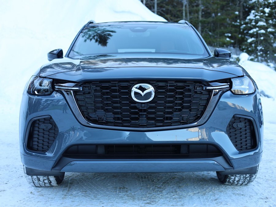 2025 Mazda CX-70 PHEV Éligible à une subvention gouvernementale allant jusqu’à 7500$ Zircon Sand Metallic