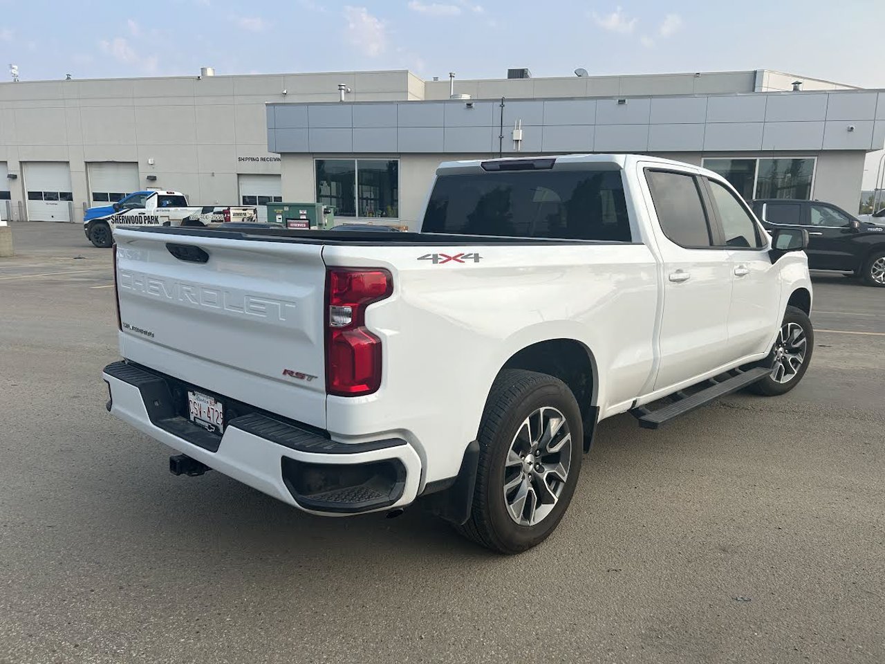 2024 Chevrolet Silverado 1500 4WD Crew Cab 147 RST White Sherwood Park - photo #4